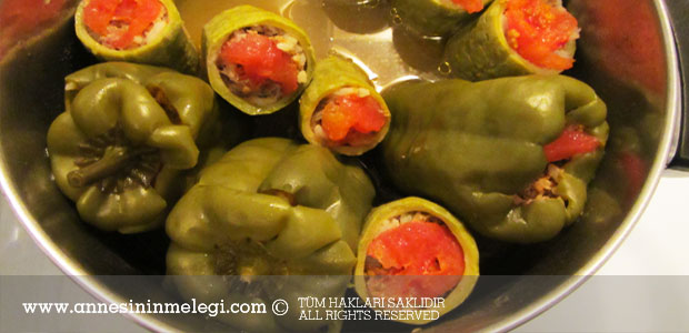 Etli Biber Dolması ve Etli Kabak Dolması Tarifi