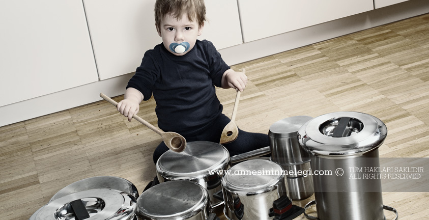 Biraz gürültü kaldırabilirim ne olacak canım derseniz, evin doğal müzik aletleri olan mutfak gereçleri imdadımıza yetişebilir