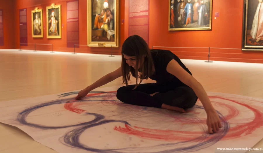 anneler günü, ücretsiz etkinlik,pera müzesi, anne çocuk etkinlikleri, anne blog, çocuk etkinlikleri Pera Müzesi, 8 Mayıs Pazar günü Anneler ve Çocuklara yönelik Pera Eğitim’in hazırladığı “Kağıt Üzerinde Dans” isimli eğitim programıyla Anneler Günü’nü kutluyor. Çocukların anneleriyle katılabilecekleri atölyeler 4-6 ve 7-12 yaş grubuna sesleniyor. Ayrıca Anneler Günü’nde müze tüm kadın ziyaretçileri misafir ediyor