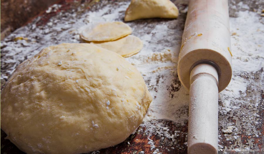 Mahlepli Nişastalı Pastane Poğaçası Tarifi Evinizde kolayca hazırlayabileceğiniz Mahlepli Nişastalı Pastane Poğaçası Tarifi için tıklayın. Sabah kahvaltılarında ve akşam çaylarında çocuklarınız için lezzetli ve yumuşacık pratik poğaça tarifi için tıklayın.poğaça tarifi,mayalı poğaça tarifi,peynirli poğaça tarifi,nişastalı poğaça tarifi,yumuşak poğaça tarifi, kolay poğaça tarifi,denenmiş ve fotoğraflı poğaça tarifi,en güvenilier poğaça tarifleri,Poğaça Tarifleri Resimli Videolu Oktay Usta Poğaça Tarifleri,Poğaça Nasıl Yapılır, Kolay Resimli Basit Pratik Videolu Poğaça Tarifleri izle seyret ,Diyet Oktay Usta Poğaça Yapılışı Hazırlanışı, puf puf kabaran poğaça tarifi,mayasız poğaça tarifi, peynirli poğaça tarifi,yumuşak poğaça tarifi,kolay poğaça tarifi,poğaça tarifi portakal ağacı,poğaça tarifi oktay usta,patatesli poğaça tarifi, sade poğaça tarifi,hamurişi,poğaça tarifleri,poğaça tarifleri, mayalı poğaça,kolay poğaça, ev yapımı poğaça,pofuduk poğaça nasıl yapılır,poğaça yapımı,pastane poğaçası,mahlepli poğaça,puf puf kabaran poğaça nasıl yapılır,yumuşacık mayalı poğaça tarifi,değişik poğaça tarifleri,poğaça yapmanın püf noktaları,Mayalı,mayasız,gevrek,puf puf birbirinden güzel poğaça tarifleri,peynirli dereotlu poğaça tarifi,zeytinli dereotlu poğaça,