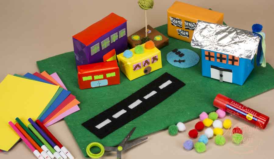 Pera Müzesi, Çocuk ve Gençleri 15. İstanbul Bienali ile Buluşturuyor Pera Müzesi, Çocuk ve Gençleri 15. İstanbul Bienali ile Buluşturuyor. Tekstil Güzergah Haritaları, Biz Nereliyiz,Fred Wilson, Afro Kısmet,Gözde İlkin,Koç Holding,15. İstanbul Bienali,Pera Müzesi, Çocuk,Gençler,7-12 yaş çocuklara yönelik atölyeler,4-6 yaş çocuklara yönelik atölyeler,Afro Kısmet,13-17 yaş çocuklara yönelik,semboller, desen tasarımları, zihin haritalama biçimleri ,soyut sanat formları,Peşpeşe Kelimeler atölyesi,Polly Brannan,Yukarıdan Aşağıya: Sarkıt Gitsin,Minyatür Odalar ,Balonu Patlat Lambanı Gör,iyi bir komşu,Kazı Kazan altın varak kumaş ahşap