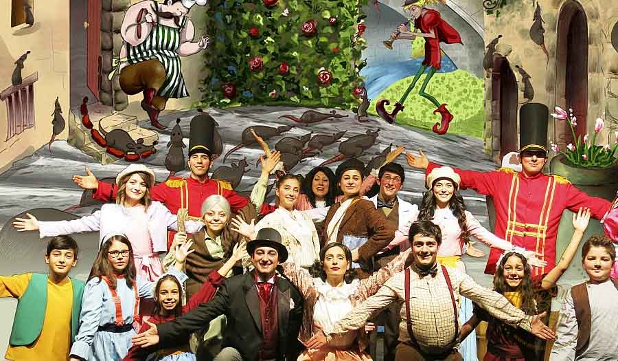 Fareli Köyün Kavalcısı çocuk tiyatrosu her cumartesi ve pazar TİM Show Center'da. Adrian Mitchell Cem Karakaya Ceren Altunel çocuk etkinlikleri çocuk tiyatrosu çocuk tiyatrosu oyunu Damla Gerçeker Deniz Yeşil Mavi Ege Su Kısaoğlu Emirhan Aydın Fareli Köyün Kavalcısı Fareli Köyün Kavalcısı Çocuk Oyunu Gülsün Siren Kınal Hamelin kasabası İBB Şehir Tiyatroları Çocuk Eğitim Birimi İstanbul Mertol Şalt Pınar Ataer prömiyer TİM Show Center Fa Salonu Tiyatro Oyunu Tuğba Eke