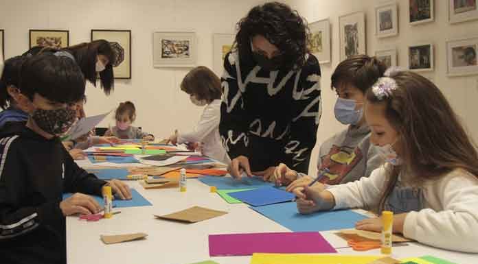 Çocuklar için sanat ‘Şehrimi Çiziyorum Atölyesi’ Trump Alışveriş Merkezi’nin sergi alanı Trump Art Gallery, 23 Ocak Pazar günü sanatçı Bahar Coşkun’un çocuklar için düzenleyeceği ‘Şehrimi Çiziyorum Atölyesi’ne ev sahipliği yapacak.