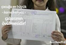 Çocuğa en büyük karne hediyesi, çabasının övülmesidir |2024 Çocuğa en büyük karne hediyesi, çabasının övülmesidir Ödül ve ceza karşılığında öğrenme çocuklarda kalıcı olmuyor